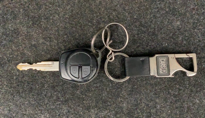 2012 Maruti Swift VXI, Petrol, Manual, 42,762 km, Key Close Up