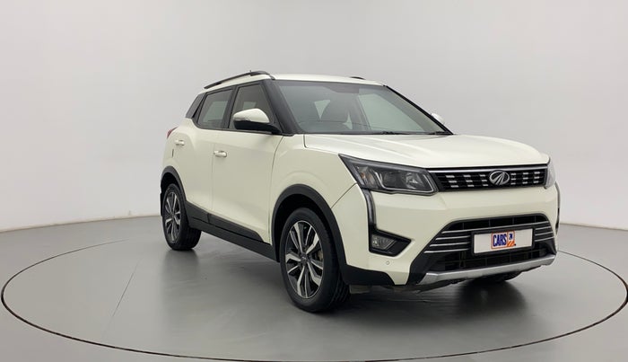 2021 Mahindra XUV300 W8 (O) 1.5 DIESEL AMT, Diesel, Automatic, 66,451 km, Right Front Diagonal