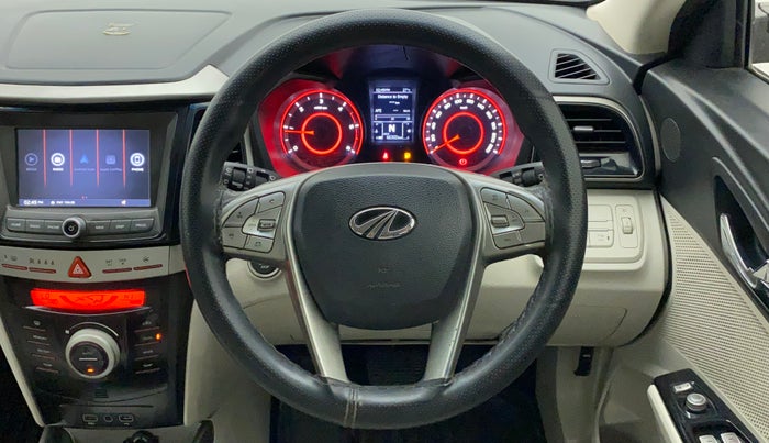 2021 Mahindra XUV300 W8 (O) 1.5 DIESEL AMT, Diesel, Automatic, 66,451 km, Steering Wheel Close Up