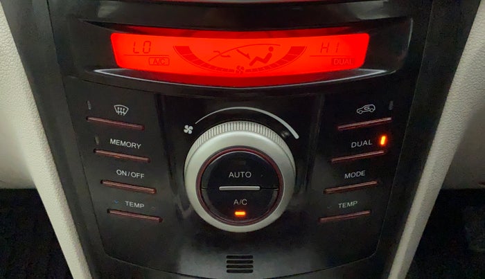 2021 Mahindra XUV300 W8 (O) 1.5 DIESEL AMT, Diesel, Automatic, 66,451 km, Automatic Climate Control