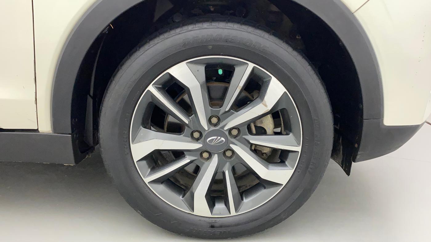 2021 Mahindra XUV300 W8 (O) 1.5 DIESEL AMT, Diesel, Automatic, 66,451 km, Right Front Wheel