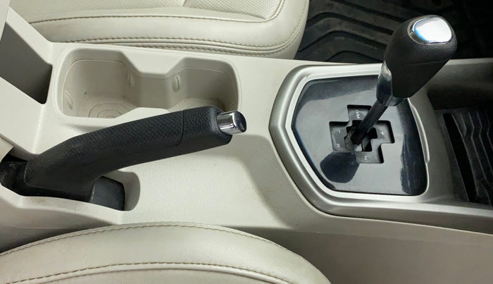 2021 Mahindra XUV300 W8 (O) 1.5 DIESEL AMT, Diesel, Automatic, 66,451 km, Gear Lever