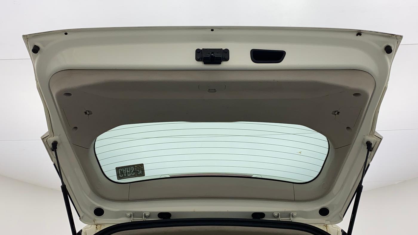 2021 Mahindra XUV300 W8 (O) 1.5 DIESEL AMT, Diesel, Automatic, 66,451 km, Boot Door Open