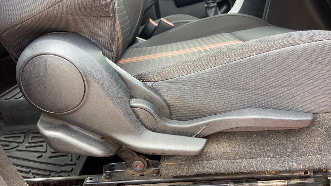 2022 Maruti BREZZA ZXI + SMART HYBRID, Petrol, Manual, 35,934 km, Driver Side Adjustment Panel
