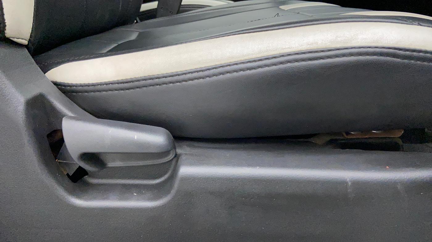 2014 Maruti Wagon R 1.0 VXI, Petrol, Manual, 41,290 km, Driver Side Adjustment Panel