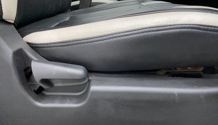 2014 Maruti Wagon R 1.0 VXI, Petrol, Manual, 41,290 km, Driver Side Adjustment Panel