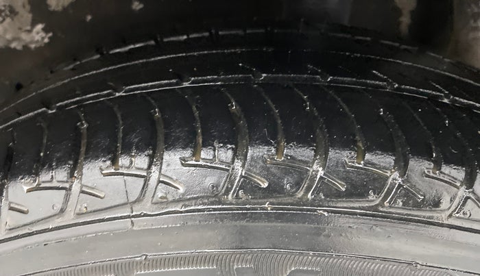 2016 Maruti Celerio ZXI AMT, Petrol, Automatic, 38,417 km, Left Rear Tyre Tread