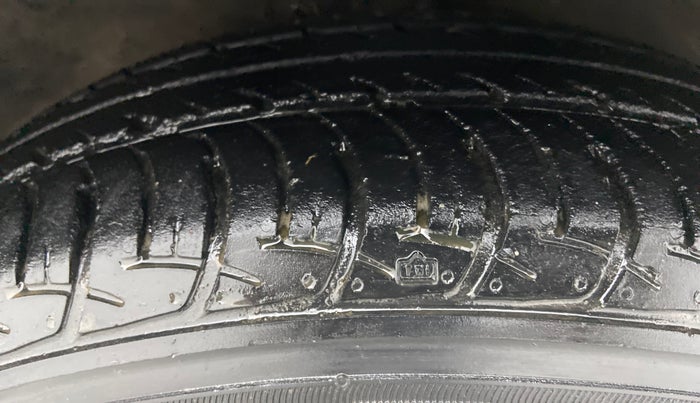 2016 Maruti Celerio ZXI AMT, Petrol, Automatic, 38,417 km, Right Front Tyre Tread