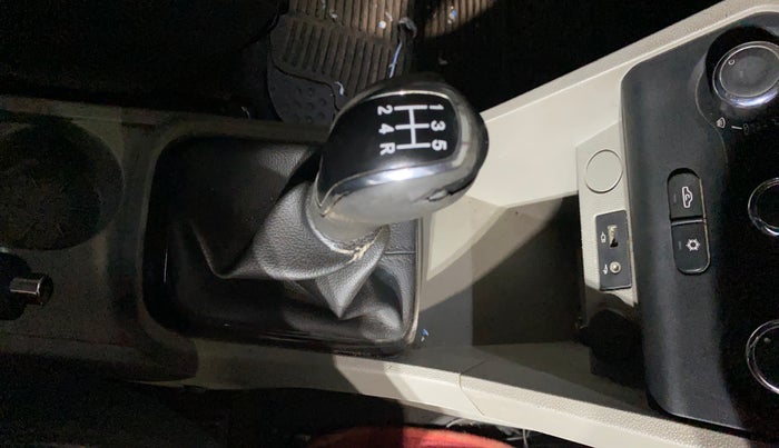 2018 Tata Tiago XT PETROL, Petrol, Manual, 1,06,040 km, Gear Lever