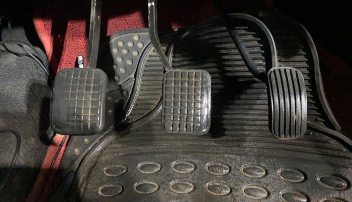 2018 Tata Tiago XT PETROL, Petrol, Manual, 1,06,040 km, Pedals