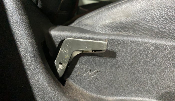 2018 Tata Tiago XT PETROL, Petrol, Manual, 1,06,040 km, Driver Side Adjustment Panel