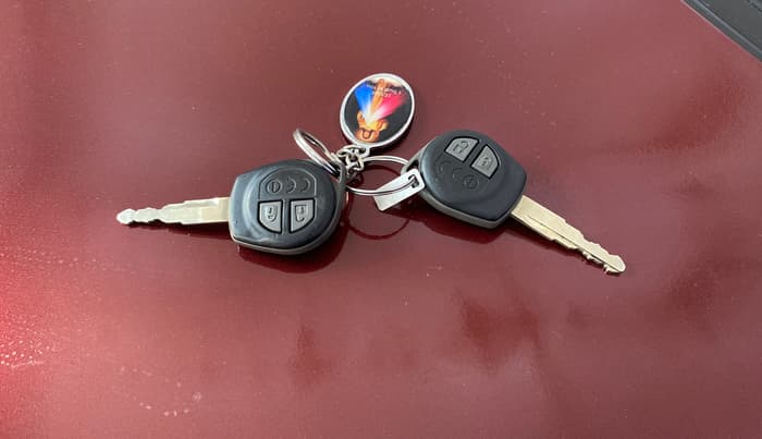 2018 Maruti Dzire VXI AMT, Petrol, Automatic, 1,03,700 km, Key Close Up