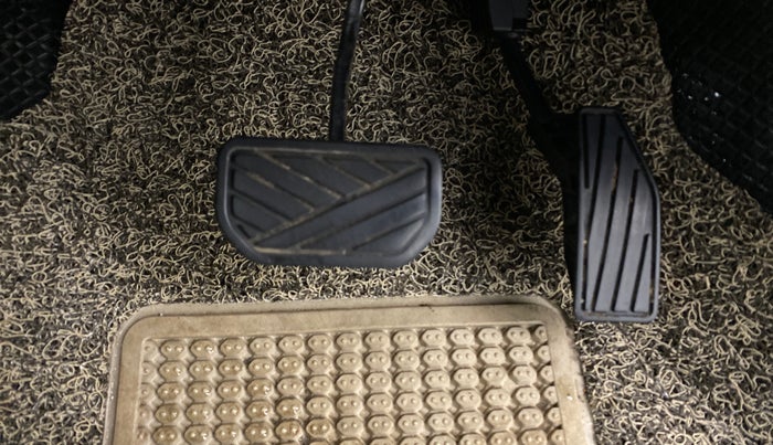 2022 Maruti Swift VXI AMT, Petrol, Automatic, 42,006 km, Pedals