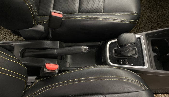 2022 Maruti Swift VXI AMT, Petrol, Automatic, 42,006 km, Gear Lever