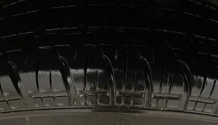2014 Maruti Swift Dzire VXI AT, Petrol, Automatic, 84,580 km, Left Front Tyre Tread