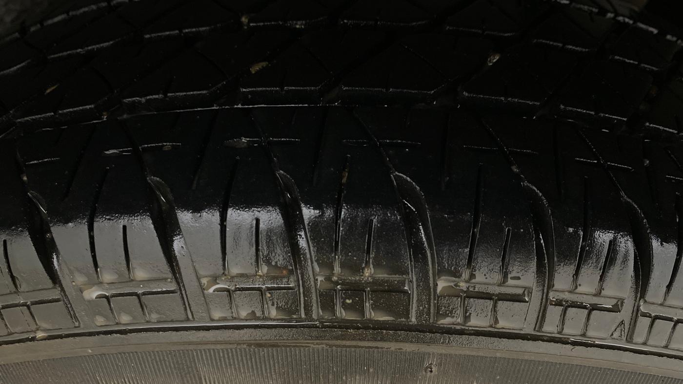 2014 Maruti Swift Dzire VXI AT, Petrol, Automatic, 84,580 km, Left Rear Tyre Tread