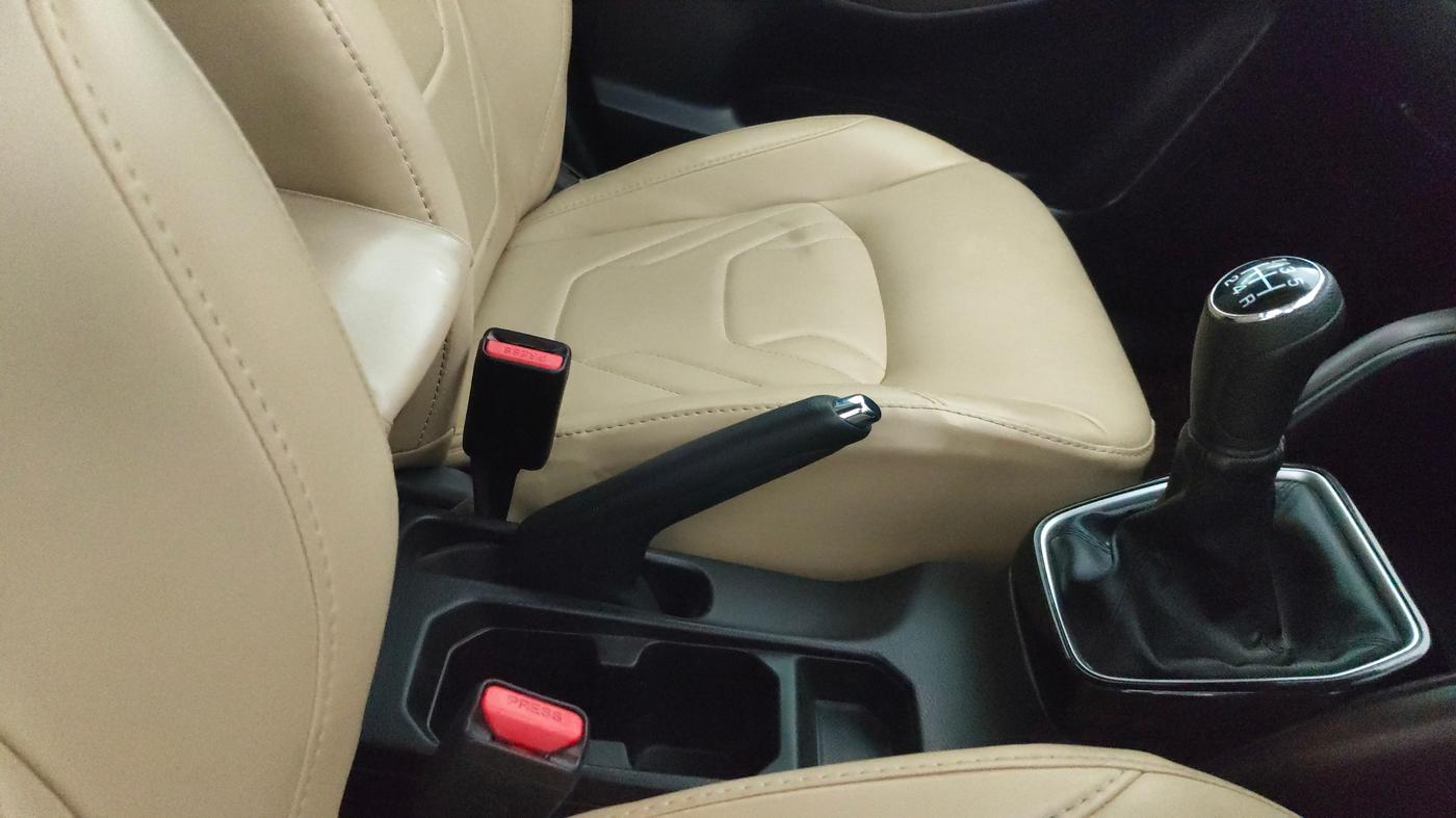 2023 Maruti Grand Vitara ZETA SMART HYBRID, Petrol, Manual, 26,006 km, Gear Lever