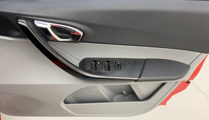 2020 Tata Tiago XZA PLUS DUAL TONE PETROL, Petrol, Automatic, 26,526 km, Driver Side Door Panels Control