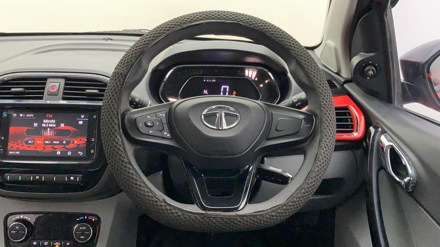 2020 Tata Tiago XZA PLUS DUAL TONE PETROL, Petrol, Automatic, 26,526 km, Steering Wheel Close Up