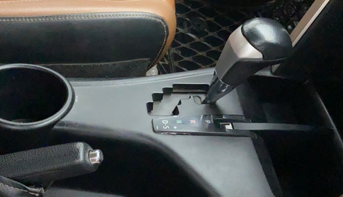 2016 Toyota Innova Crysta 2.8 ZX AT 7 STR, Diesel, Automatic, 88,694 km, Gear Lever