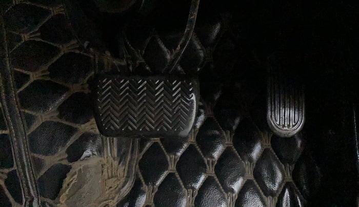 2016 Toyota Innova Crysta 2.8 ZX AT 7 STR, Diesel, Automatic, 88,694 km, Pedals