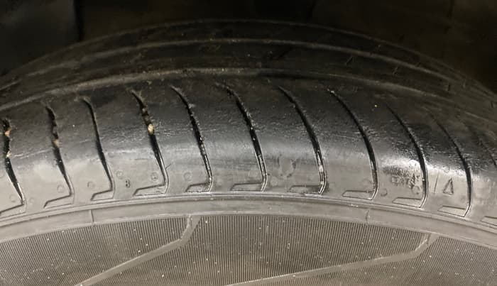 2024 Hyundai EXTER SX(O) CONNECT 1.2 AMT DUAL TONE, Petrol, Automatic, 28,151 km, Left Front Tyre Tread