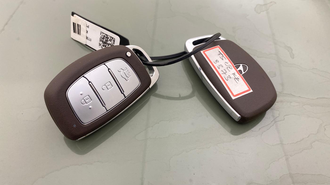 2024 Hyundai EXTER SX(O) CONNECT 1.2 AMT DUAL TONE, Petrol, Automatic, 28,151 km, Key Close Up