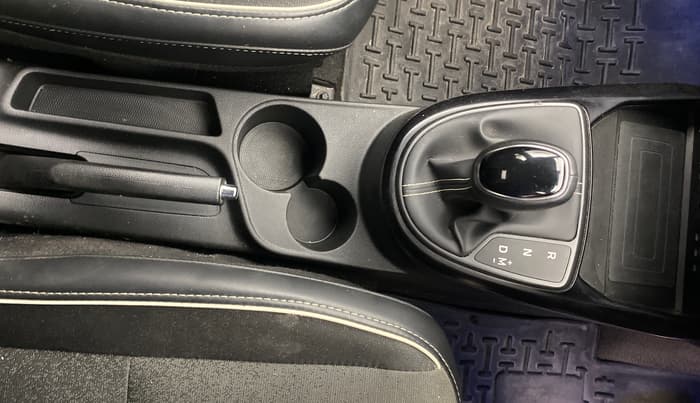 2024 Hyundai EXTER SX(O) CONNECT 1.2 AMT DUAL TONE, Petrol, Automatic, 28,151 km, Gear Lever