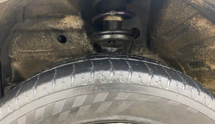 2015 Maruti Wagon R 1.0 VXI, Petrol, Manual, 1,05,396 km, Left Front Tyre Tread