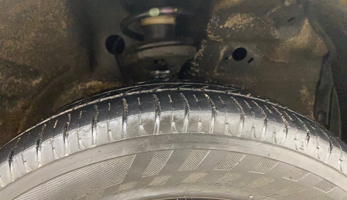 2015 Maruti Wagon R 1.0 VXI, Petrol, Manual, 1,05,396 km, Right Front Tyre Tread