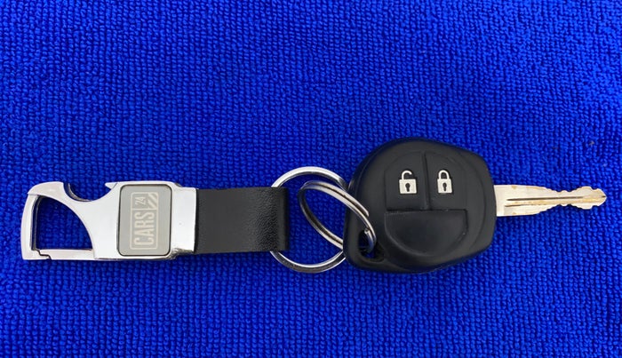 2012 Maruti Swift VXI, Petrol, Manual, 84,476 km, Key Close Up