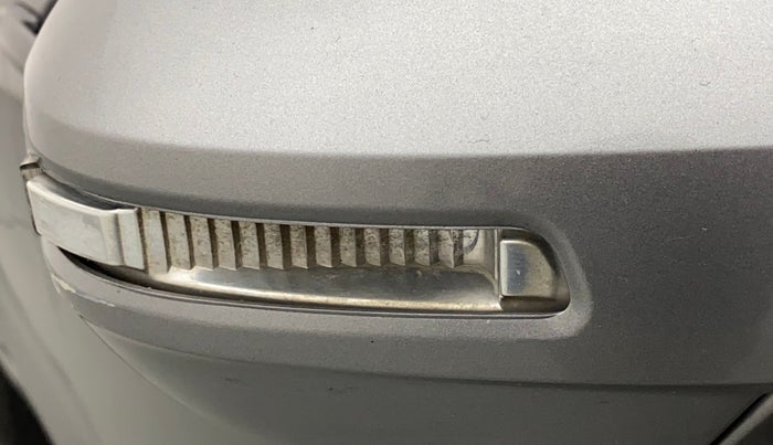 2012 Maruti Swift VXI, Petrol, Manual, 84,476 km, Right rear-view mirror - Indicator light has minor damage