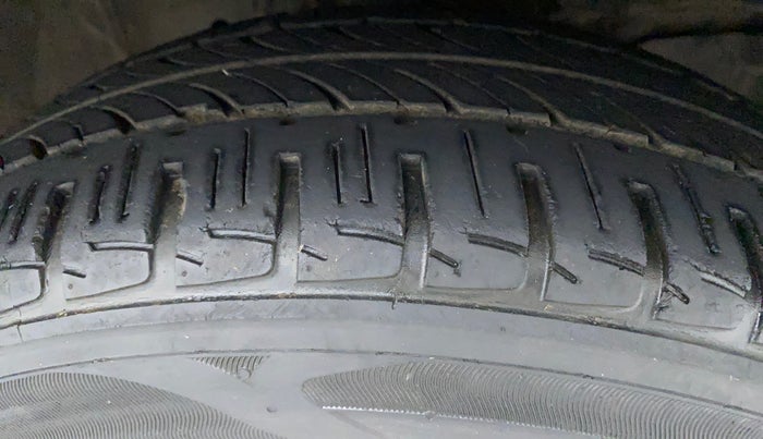 2017 Honda Jazz 1.2L I-VTEC V AT, Petrol, Automatic, 29,301 km, Right Front Tyre Tread