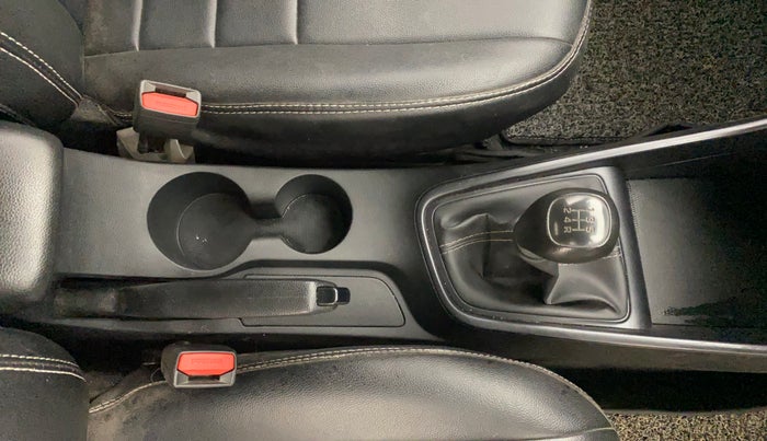 2023 Hyundai NEW I20 SPORTZ 1.2 MT, Petrol, Manual, 38,249 km, Gear Lever