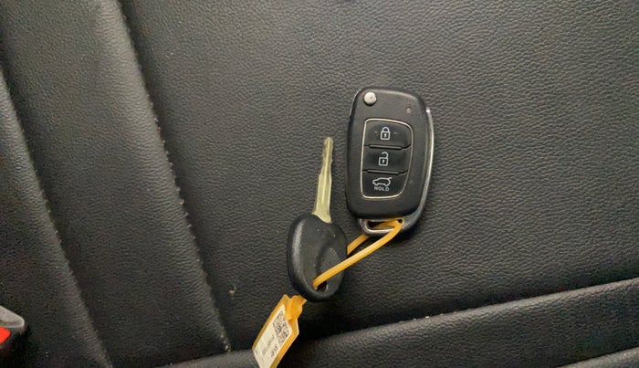 2023 Hyundai NEW I20 SPORTZ 1.2 MT, Petrol, Manual, 38,249 km, Key Close Up