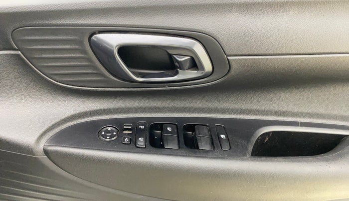 2023 Hyundai NEW I20 SPORTZ 1.2 MT, Petrol, Manual, 38,249 km, Driver Side Door Panels Control