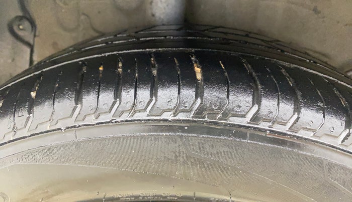 2023 Hyundai NEW I20 SPORTZ 1.2 MT, Petrol, Manual, 38,249 km, Right Rear Tyre Tread