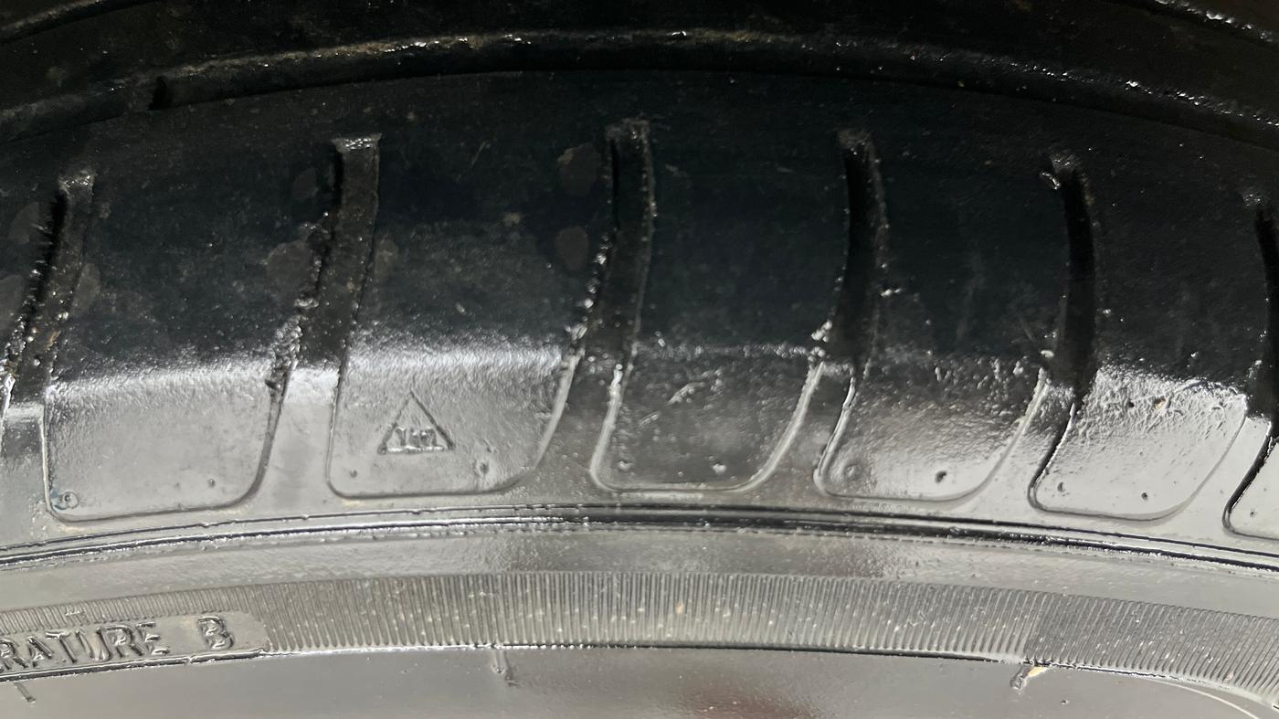 2021 Maruti Swift VXI, Petrol, Manual, 51,761 km, Left Front Tyre Tread