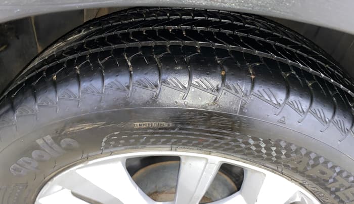 2021 Mahindra XUV300 W8 1.2 PETROL, Petrol, Manual, 50,918 km, Left Rear Tyre Tread