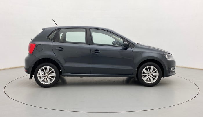 2017 Volkswagen Polo HIGHLINE1.2L, Petrol, Manual, 50,088 km, Right Side View
