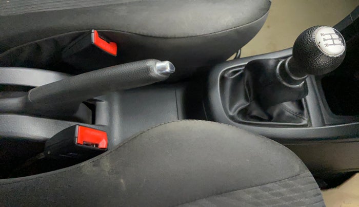2016 Maruti Swift VXI, Petrol, Manual, 38,025 km, Gear Lever