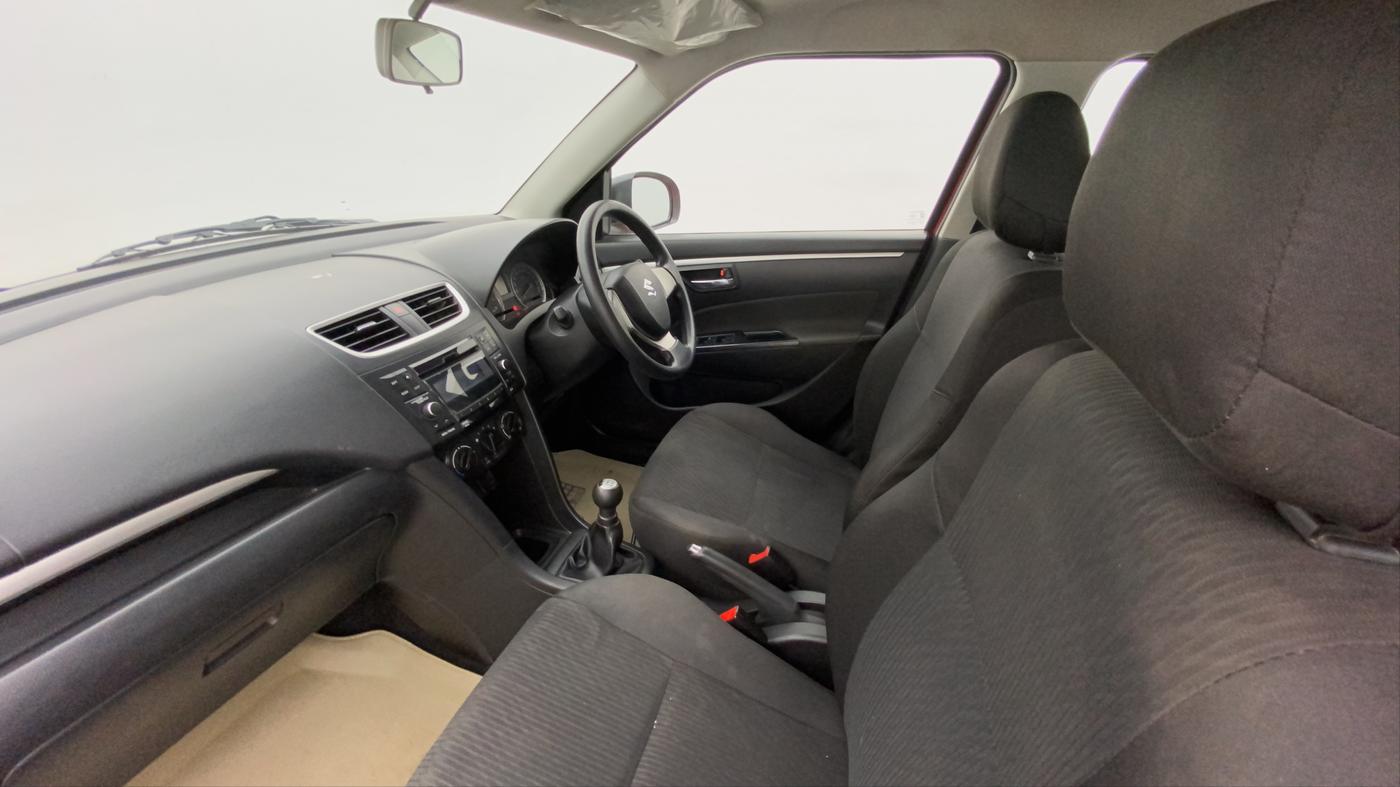 2016 Maruti Swift VXI, Petrol, Manual, 38,025 km, Right Side Front Door Cabin