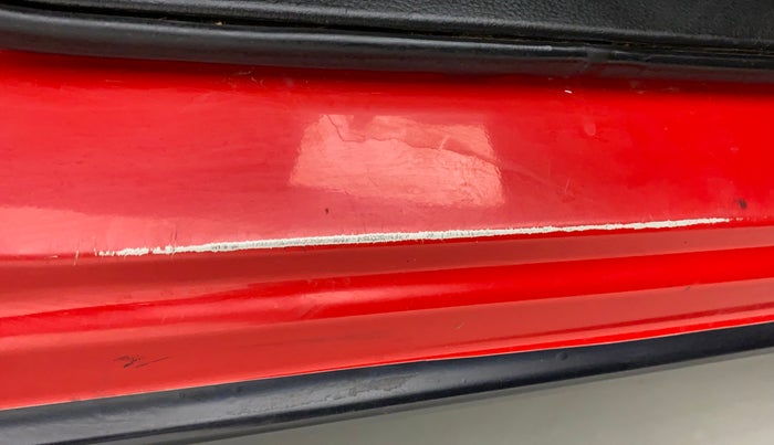 2016 Maruti Swift VXI, Petrol, Manual, 38,025 km, Right running board - Minor scratches