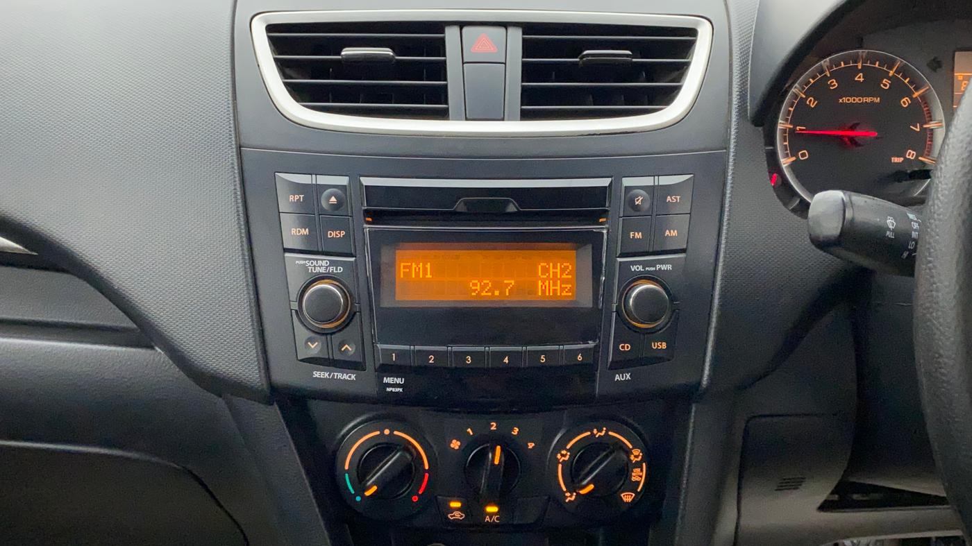 2016 Maruti Swift VXI, Petrol, Manual, 38,025 km, Air Conditioner