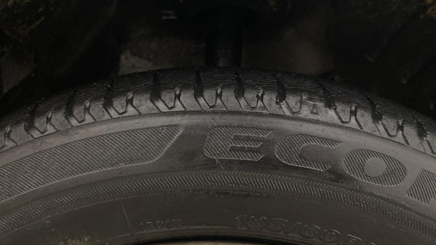 2016 Tata Zest XMS PETROL, Petrol, Manual, 91,710 km, Right Front Tyre Tread