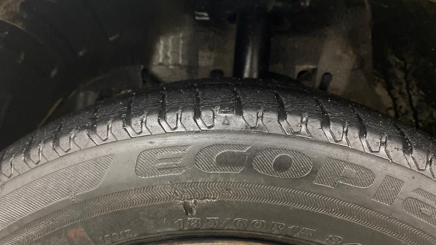 2016 Tata Zest XMS PETROL, Petrol, Manual, 91,710 km, Left Front Tyre Tread