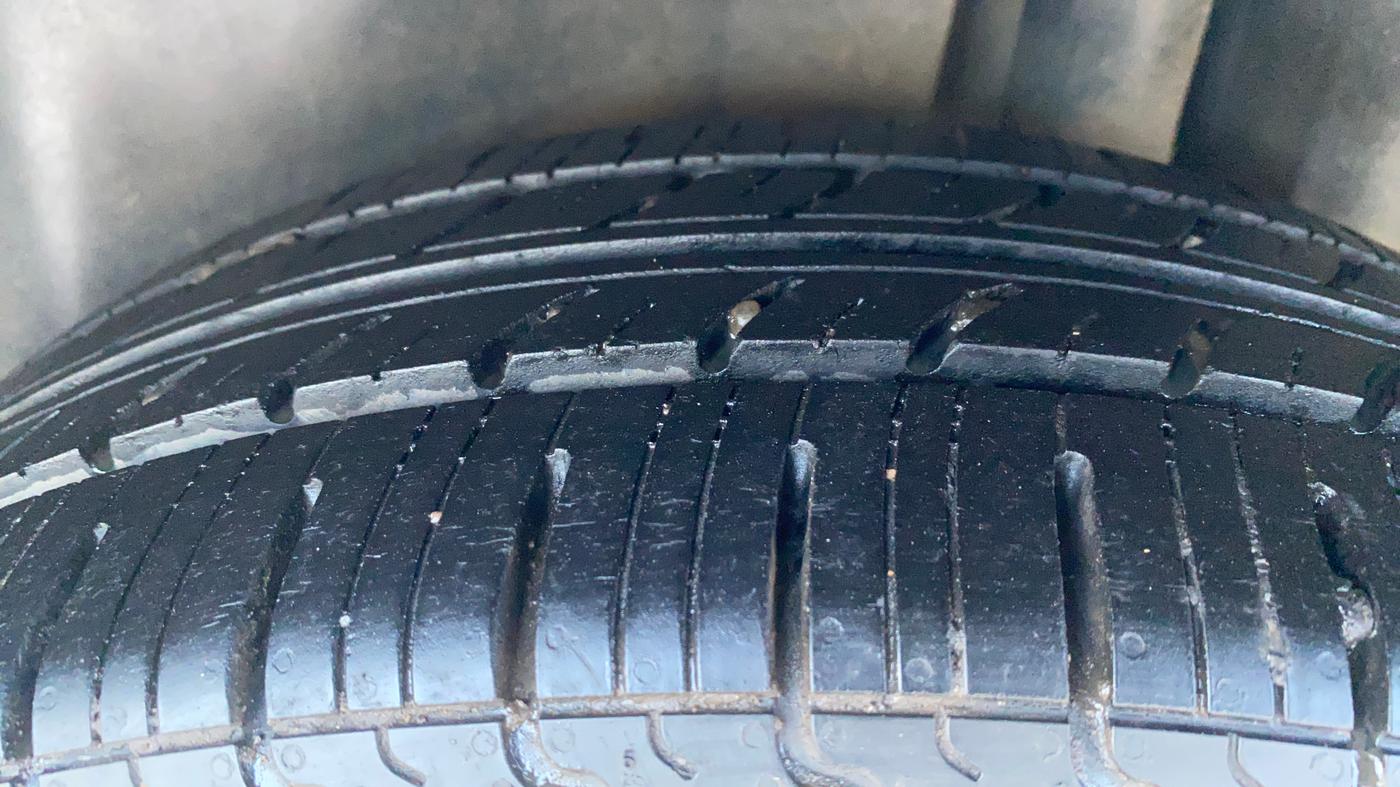 2015 Maruti Ciaz VXI+, Petrol, Manual, 78,062 km, Left Rear Tyre Tread