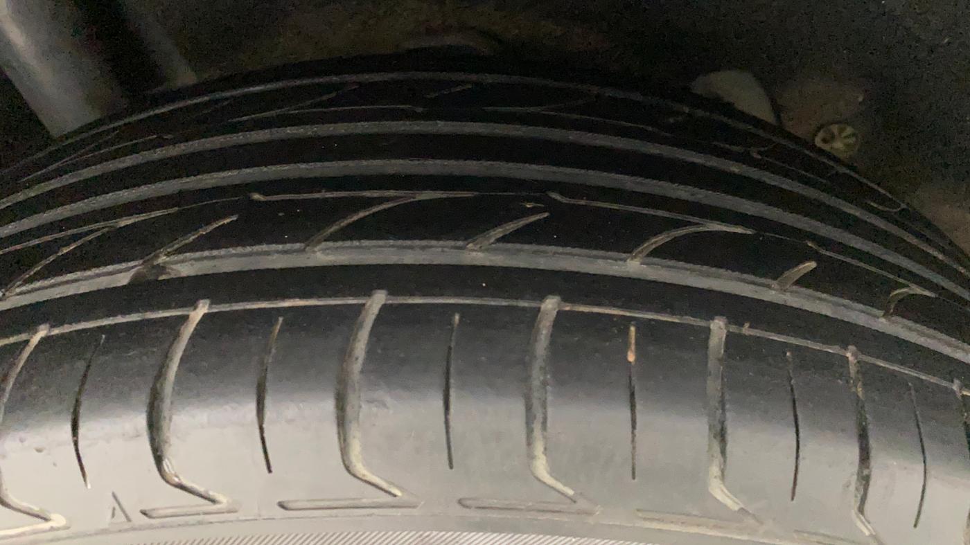 2015 Ford Ecosport TITANIUM 1.5L DIESEL (OPT), Diesel, Manual, 1,30,981 km, Left Rear Tyre Tread