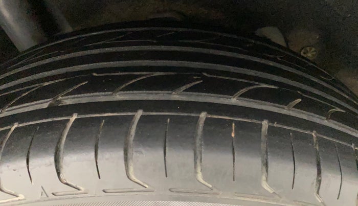 2015 Ford Ecosport TITANIUM 1.5L DIESEL (OPT), Diesel, Manual, 1,30,981 km, Left Rear Tyre Tread
