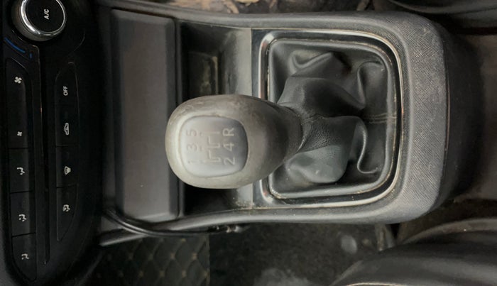 2022 Tata PUNCH PURE MT, Petrol, Manual, 53,779 km, Gear Lever